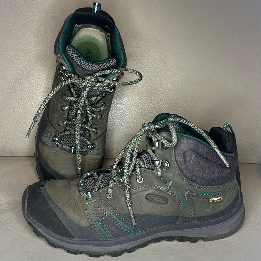 Keen terradora women’s waterproof flex boot midrise women’s 7.5